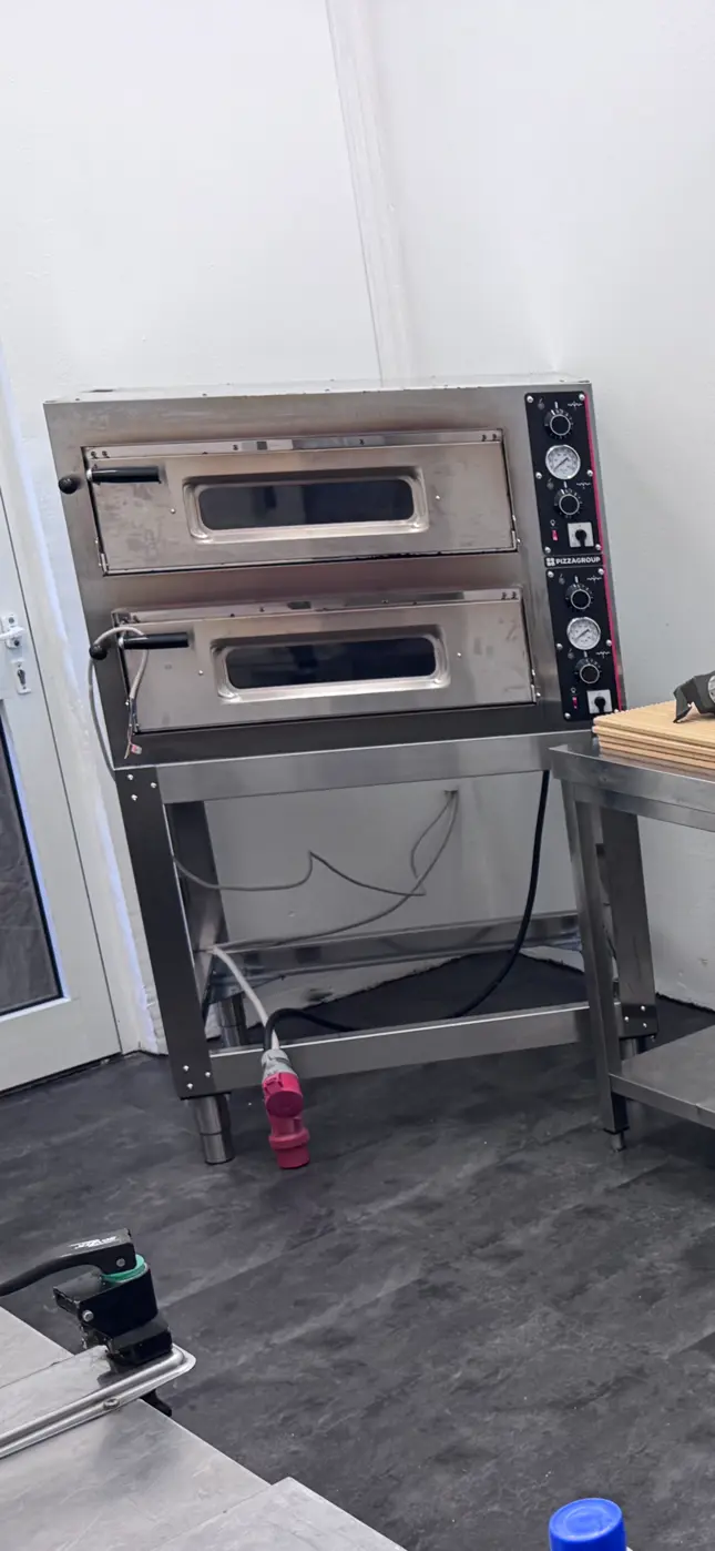 Originalfoto unseres elektrischen PIZZAGROUP-Pizzaofens